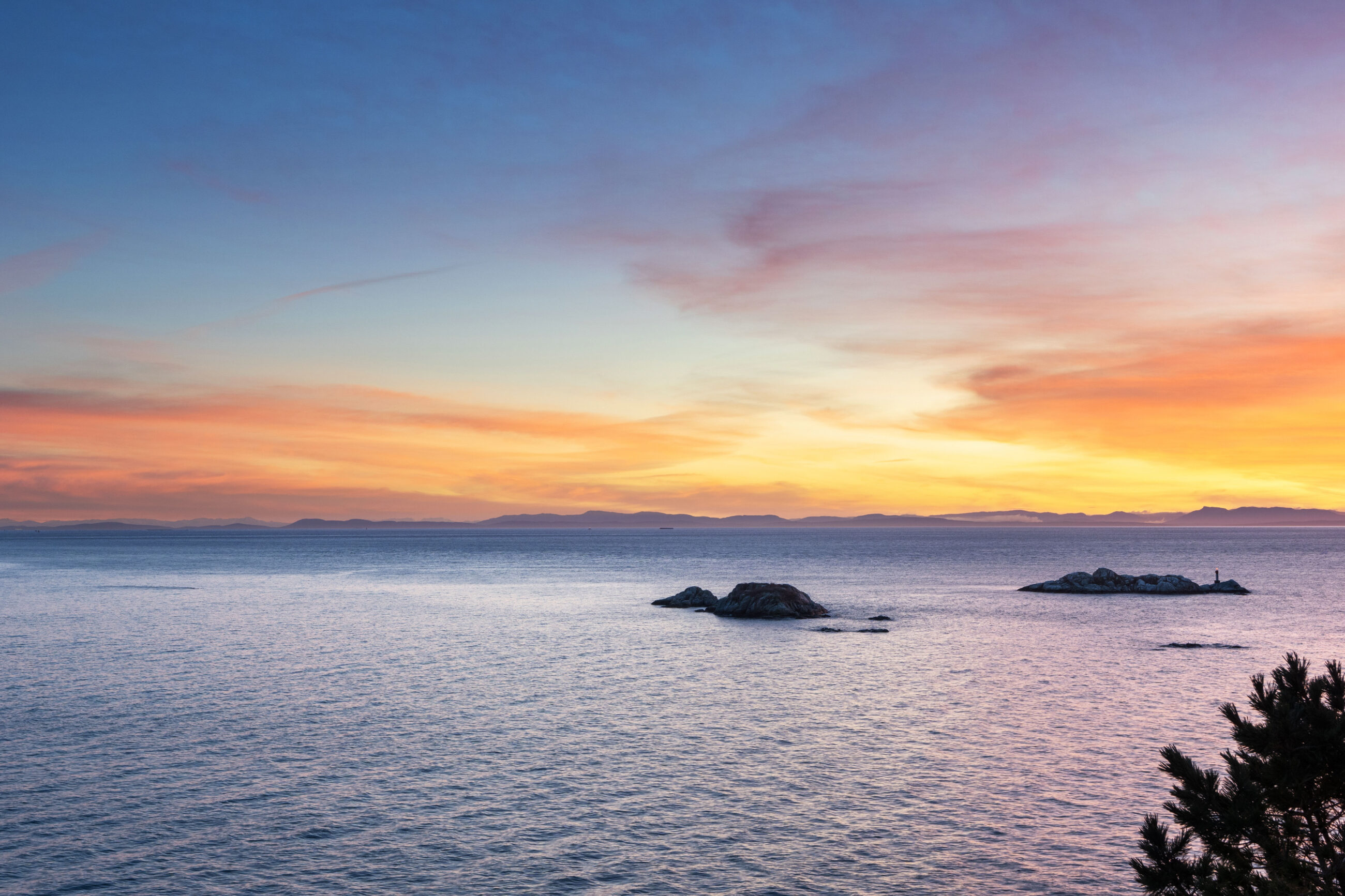 270 DEGREE WATERFRONT VIEWS WITH PRIVATE DOCK - 5310 Seaside Place, West Vancouver